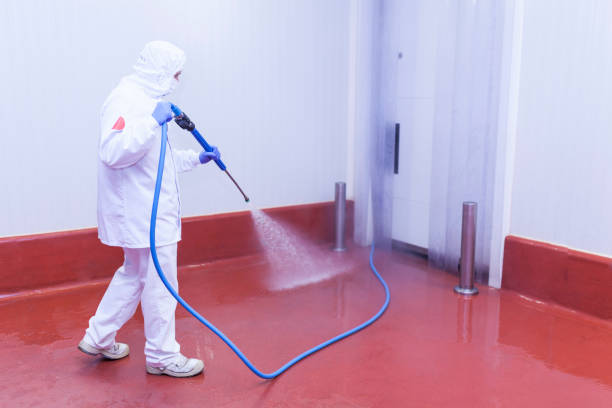 Best Animal Enclosure Cleaning  in Beavercreek, OR